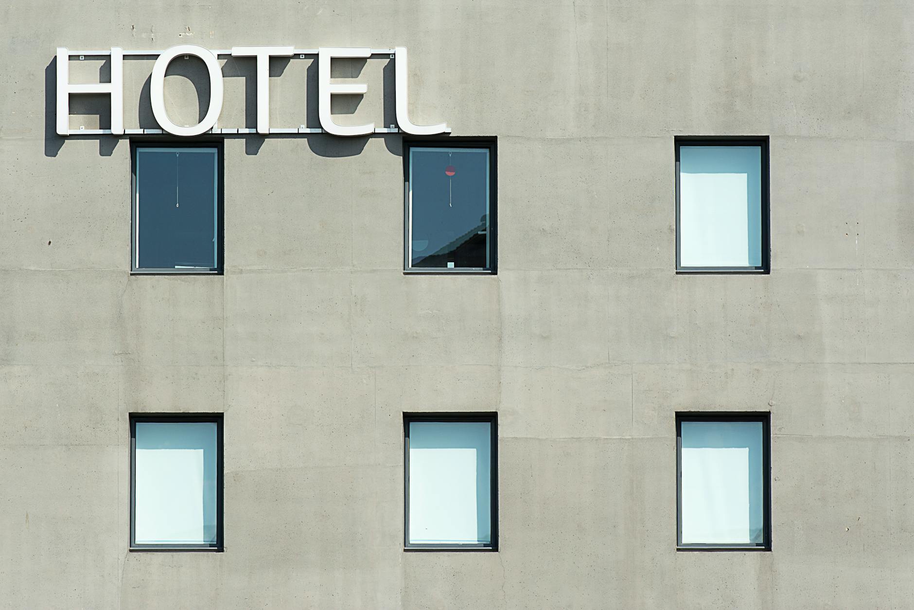 Asbestos Exposure at St. Charles Mercy Hospital — Oregon, Ohio: Former Worker Claims
